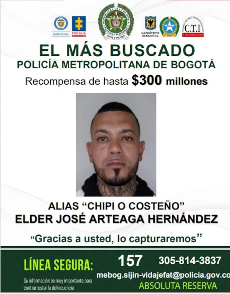 Foto del cartel mediante el cual se ofrecen hasta 300 millones de pesos por información que permita la captura de alias “Chipi” quien sería el principal dinamizador y planificador del ataque contra el senador Miguel Uribe.
