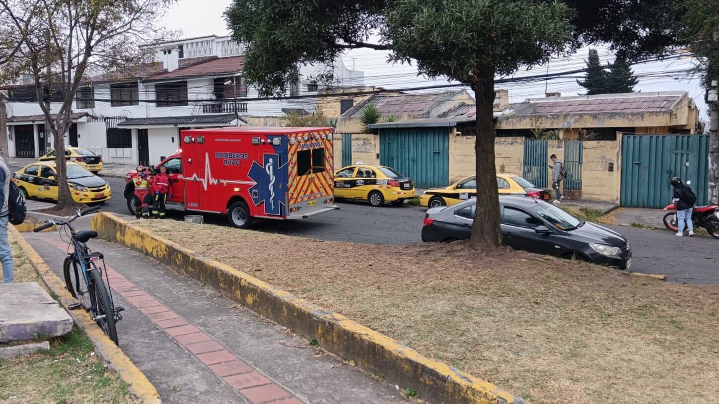 Un taxista murió mientras jugaba vóley en el sector de La Mañosca, norte de Quito