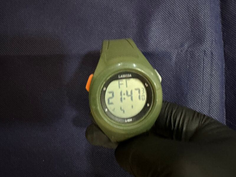 Todas las pertenencias robadas que encontraron en la casa de alias La Negra y Holguer, quienes asaltaban buses en Quito
