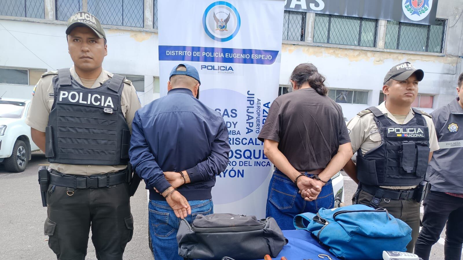 Sospechosos fueron aprehendidos por robo de accesorios de un vehículo en el norte de Quito