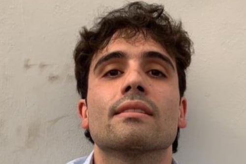 (VIDEOS) Ataques armados e incendios en medio de la recaptura del hijo de ‘El Chapo Guzmán’