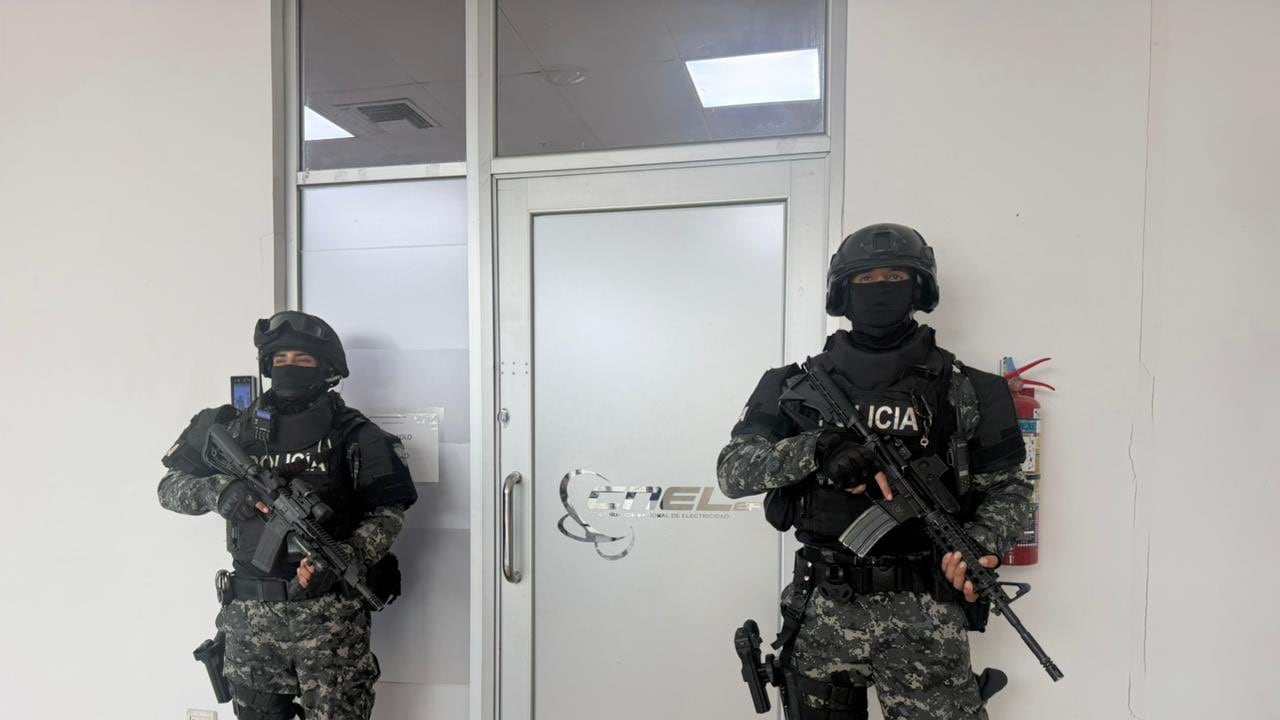 Allanamiento a oficinas de CNEL en varias provincias