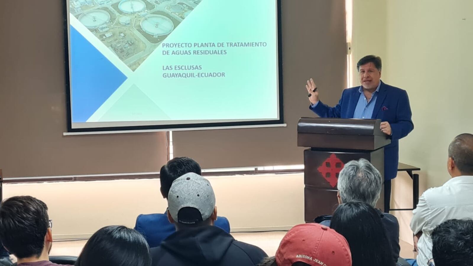 El proyecto de tratamiento de aguas residuales Las Esclusas fue uno de los temas de la charla.