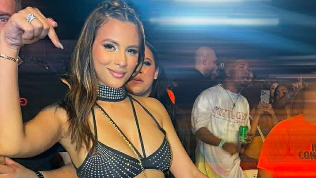 Mujer que besó a Romeo Santos