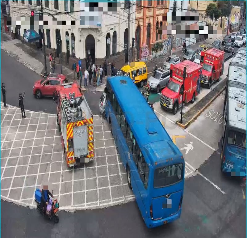 Heridos tras accidente de tránsito en la avenida 12 de Octubre y Tarqui