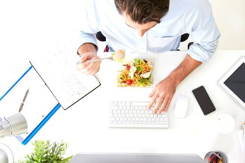 1 de cada 10 empleados nunca limpia el teclado