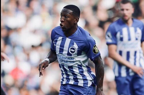 Así fue el autogol de Pervis Estupiñán en la derrota del Brighton ante el Aston Villa