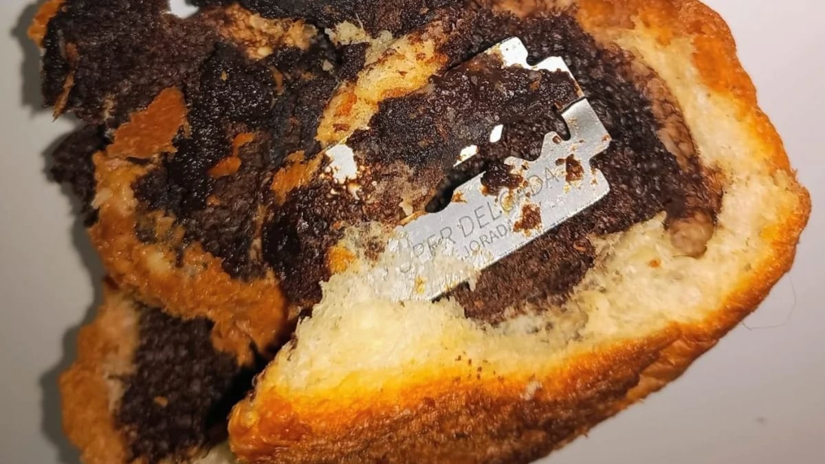 Pan con una hoja de afeitar