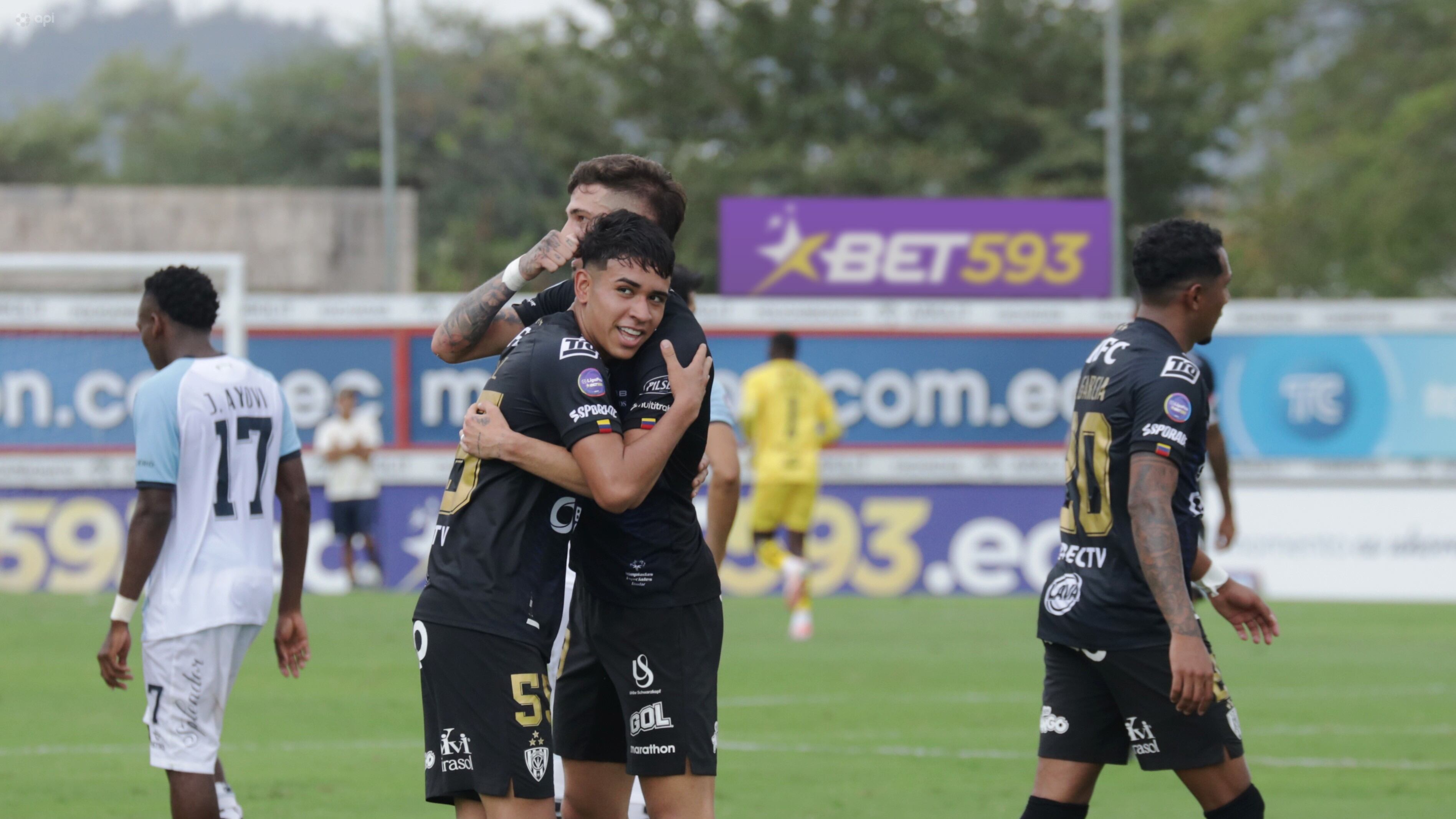 Kendry Páez festeja su gol con el IDV
