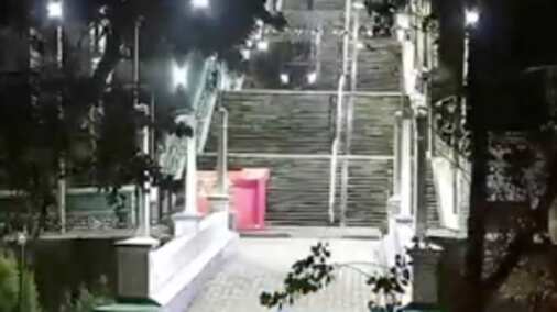 Camioneta baja escalinatas Cuenca