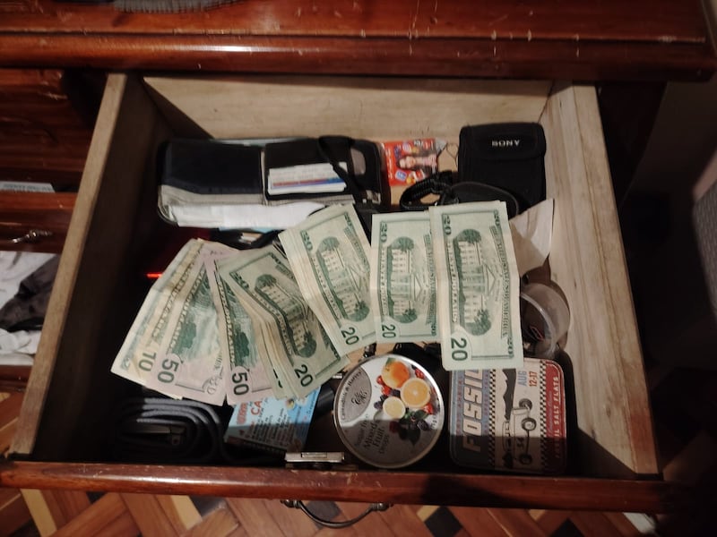 Desarticulan banda que engañaba a víctimas con falso premio de USD 200.000 en Quito y otras ciudades. Foto: Policía Judicial