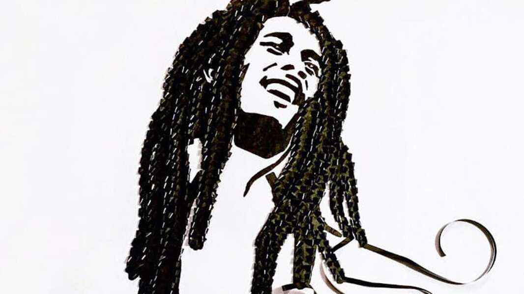 Bob Marley hecho completamente de cinta de casete
