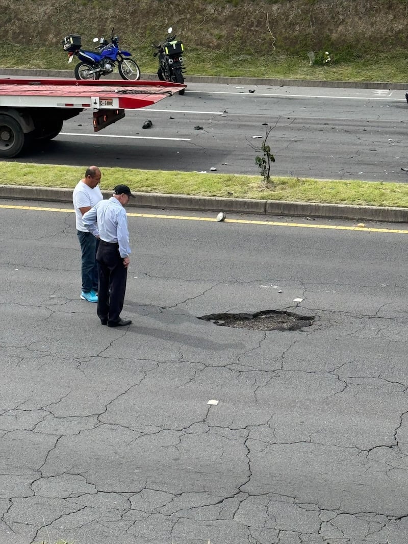 Bache en la Ruta Viva en el tramo del accidente fatal.