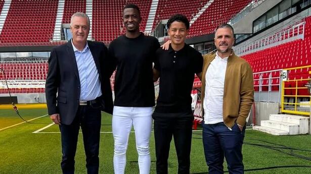 Alfaro viajó a Inglaterra y Bélgica a ver algunos jugadores para la Tri.