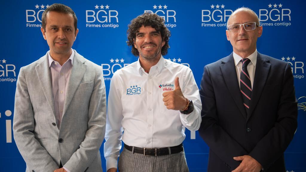 Santiago Quintero presenta su proyecto "Ecuador en todo lo alto 14 x 8000"