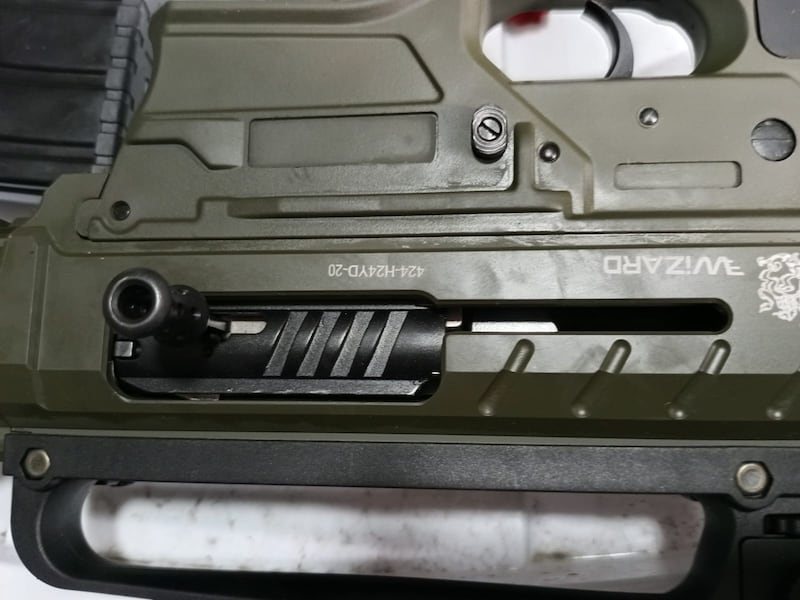 Intervienen empresa de seguridad privada y decomisan armas de dudosa procedencia en Guayaquil. Foto: Policía Nacional