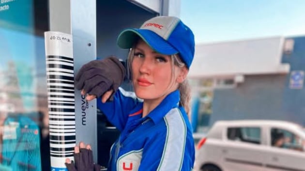 Elizabeth Maestracci, influencer que trabaja en una gasolinera en Chile