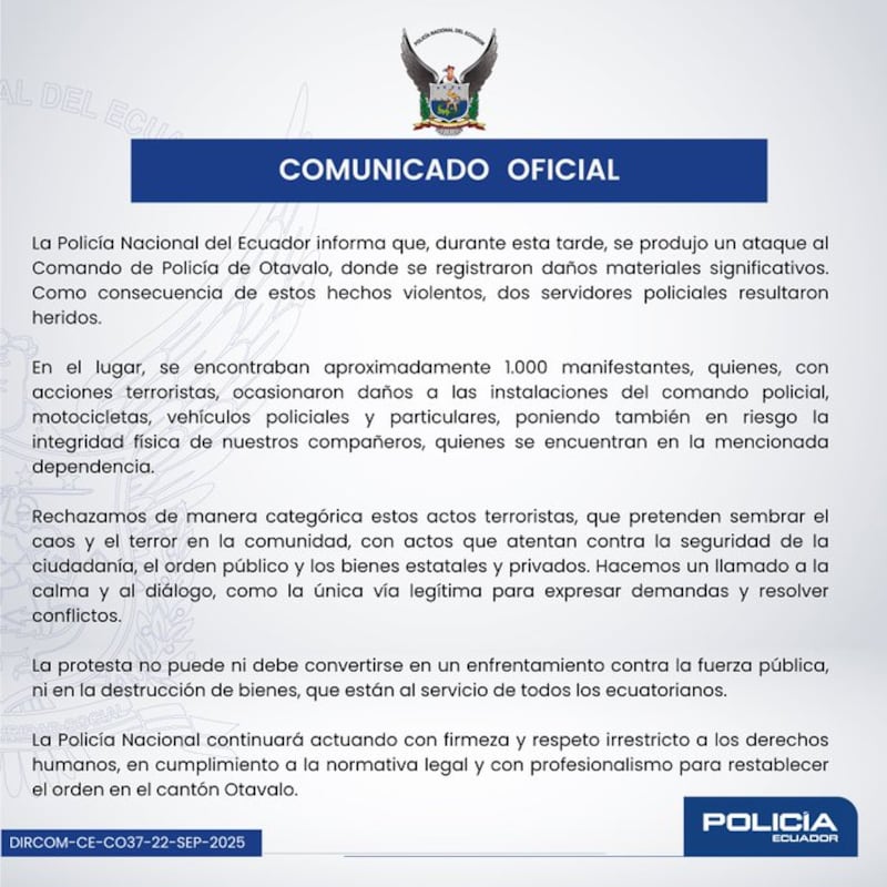Ataque violento al Comando de Policía de Otavalo deja dos policías heridos y graves daños materiales