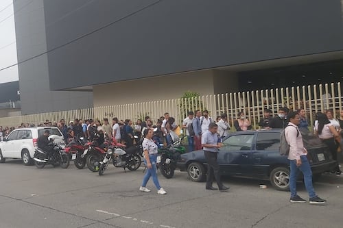 Caos y largas filas en supermercados por Black Friday en Quito, Guayaquil, Cuenca y Ambato
