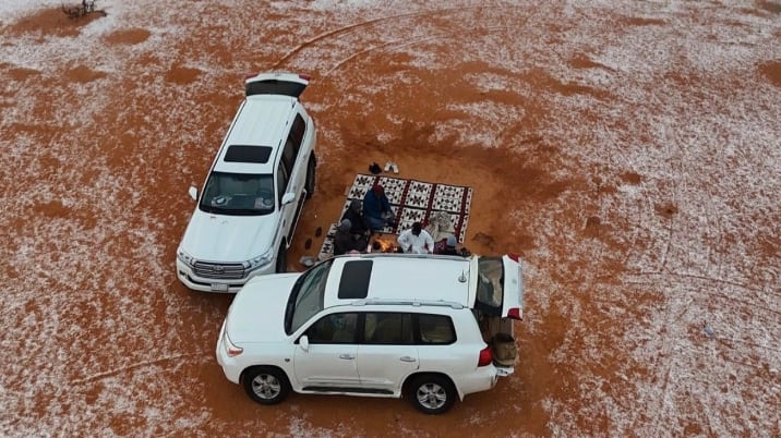 Caída de nieve en el desierto de Arabia Saudita.