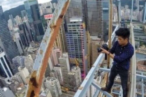 Selfies mortales: un youtuber británico murió al caer desde un puente en España