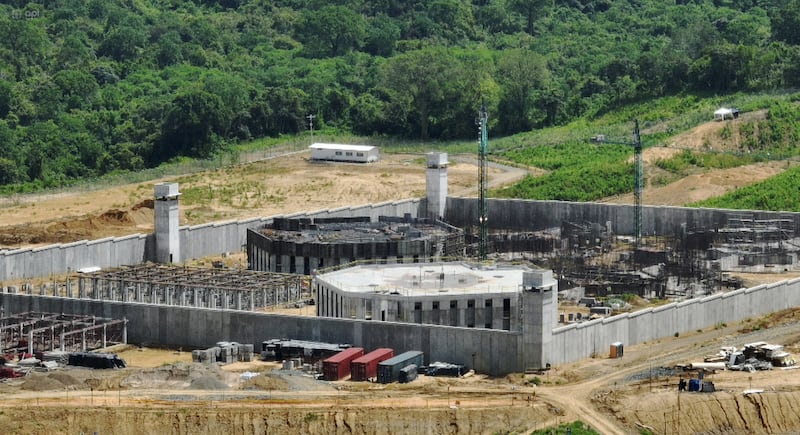 Fotos: así luce la construcción de la nueva cárcel del “Encuentro” en Santa Elena