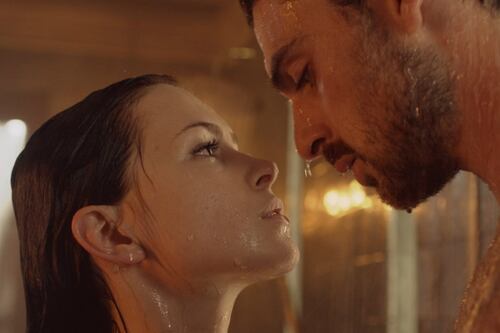 Programas eróticos en Netflix que reavivarán tu relación