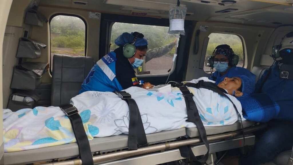 Turista mordida por tiburón es trasladada a Guayaquil