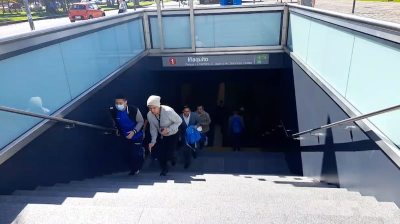 Molestia por el servicio del Metro de Quito