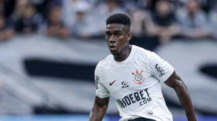 Félix Torres en su debut con el Corinthians