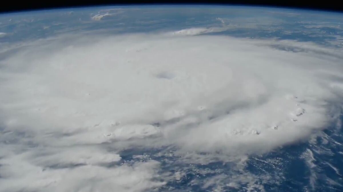 Creció a categoría cinco con vientos de hasta 300 km/h. (NASA)