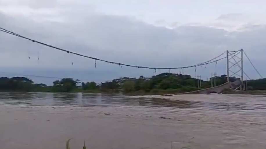 Colapsa puente en Daule.