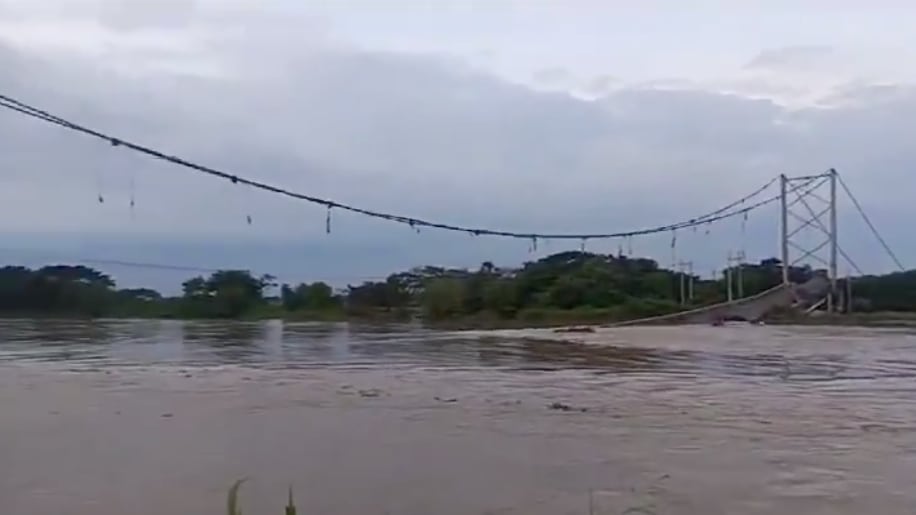 Colapsa puente en Daule.