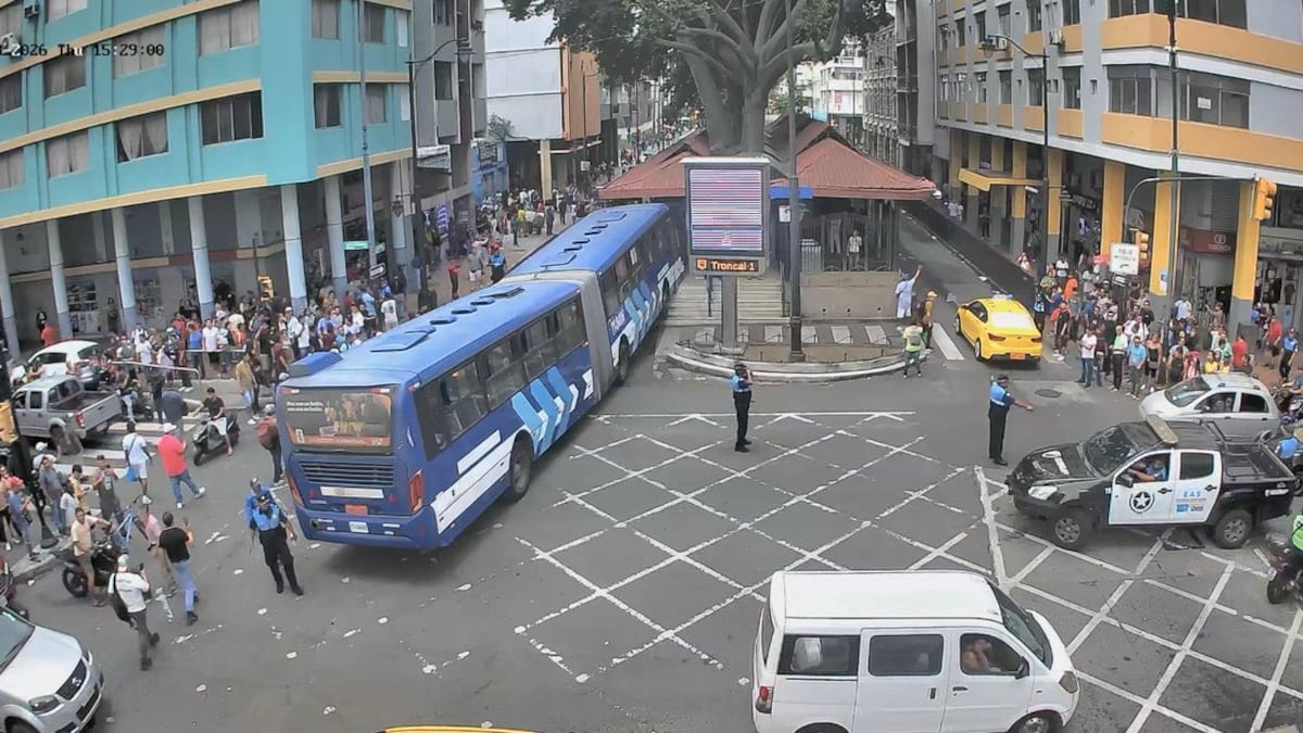 El Sistema Metrovía investiga el siniestro ocurrido en la parada Biblioteca, mientras la ATM anunció cambios temporales en el servicio de buses urbanos.