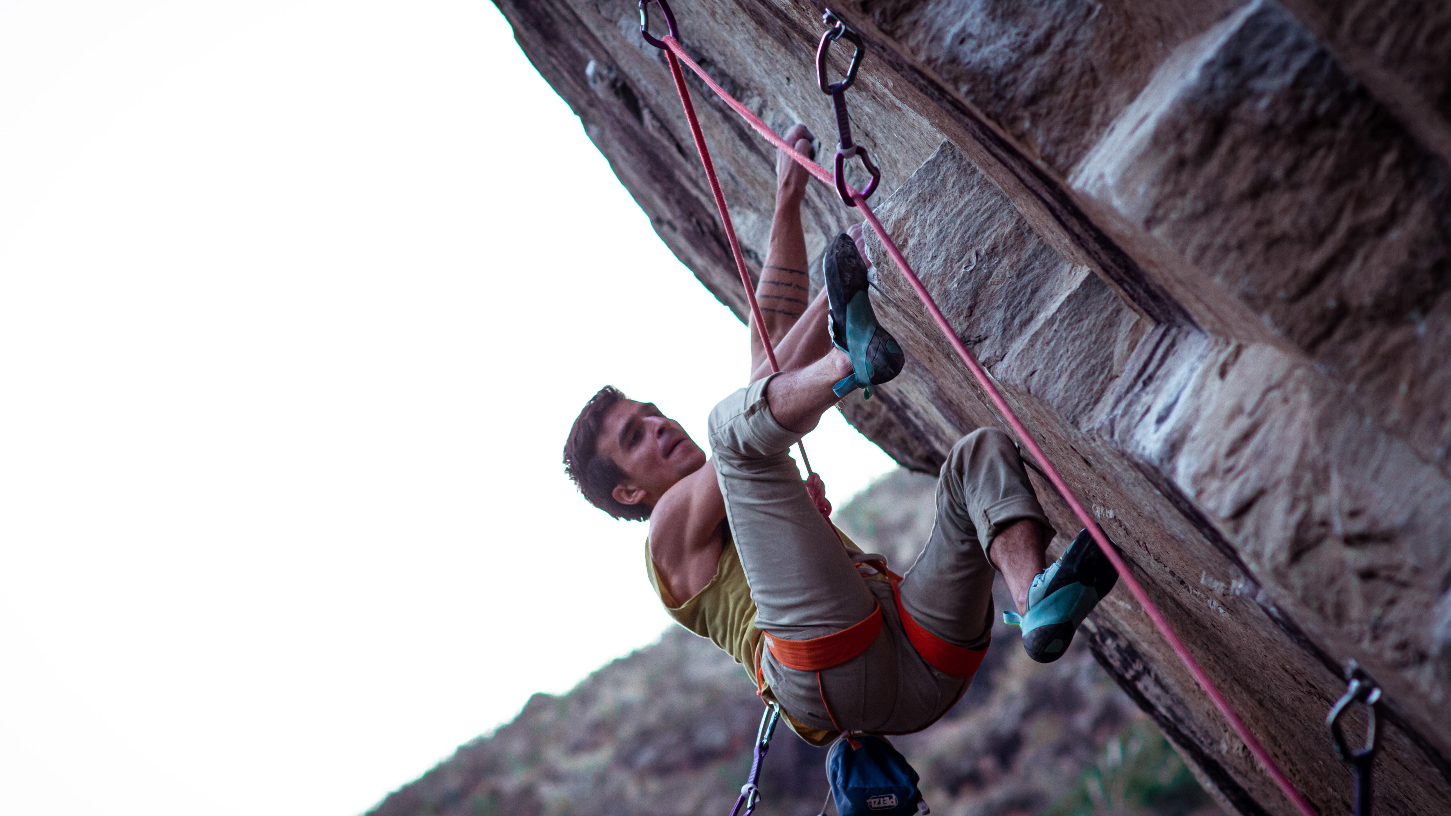 Chevi Crespo, escalador ecuatoriano