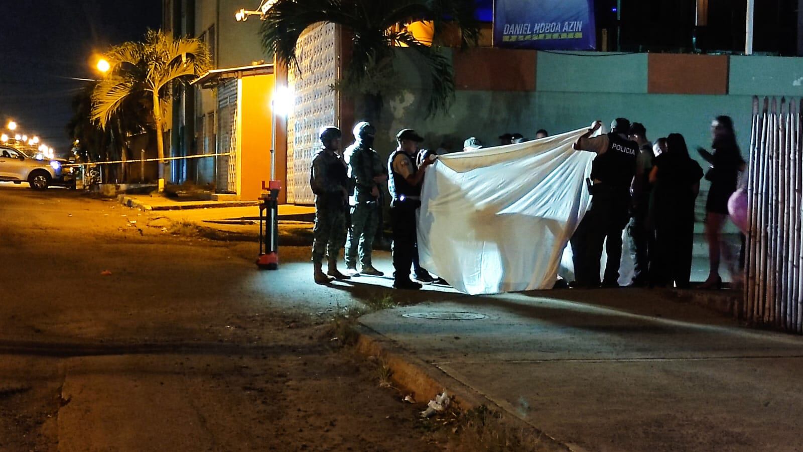 Manta: Asesinan a un adolescente y una bala perdida hiere de gravedad a un niño de 10 años