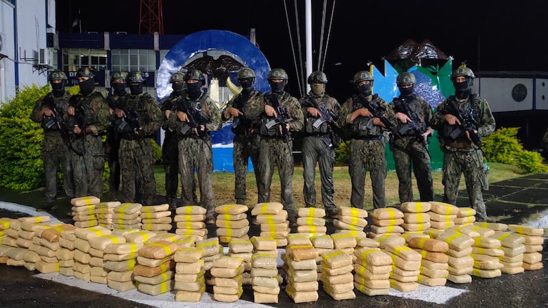 Fuerzas Armadas golpeó zona comandada por ‘Los Tiguerones’ y decomisó USD 3 millones en cocaína.