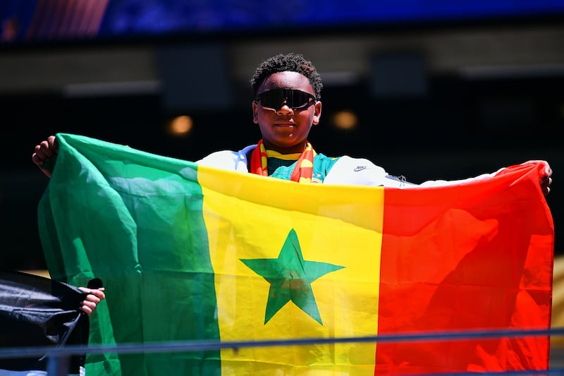 Afición senegalesa protagoniza incidente con la policía de Estados Unidos