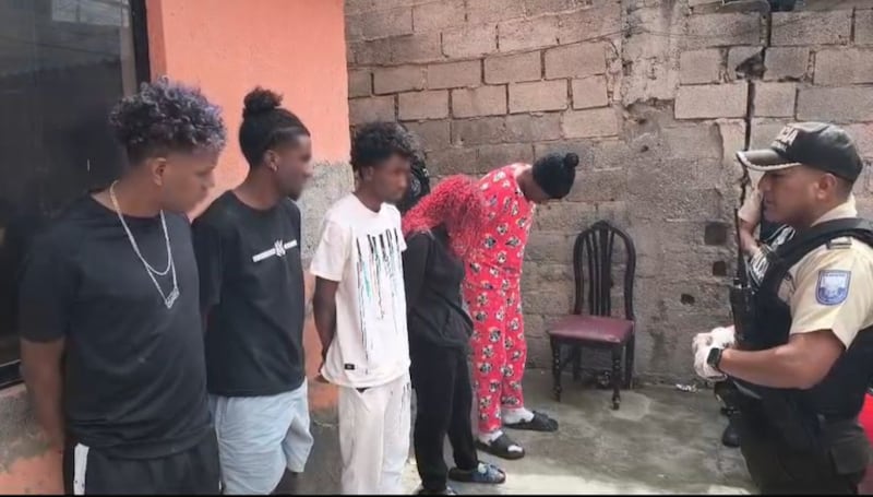 Hallan figuras de la ‘Santa Muerte’ en operativo que desarticuló banda vinculada a ‘Los Lobos’ en Quito. Foto: Policía Nacional