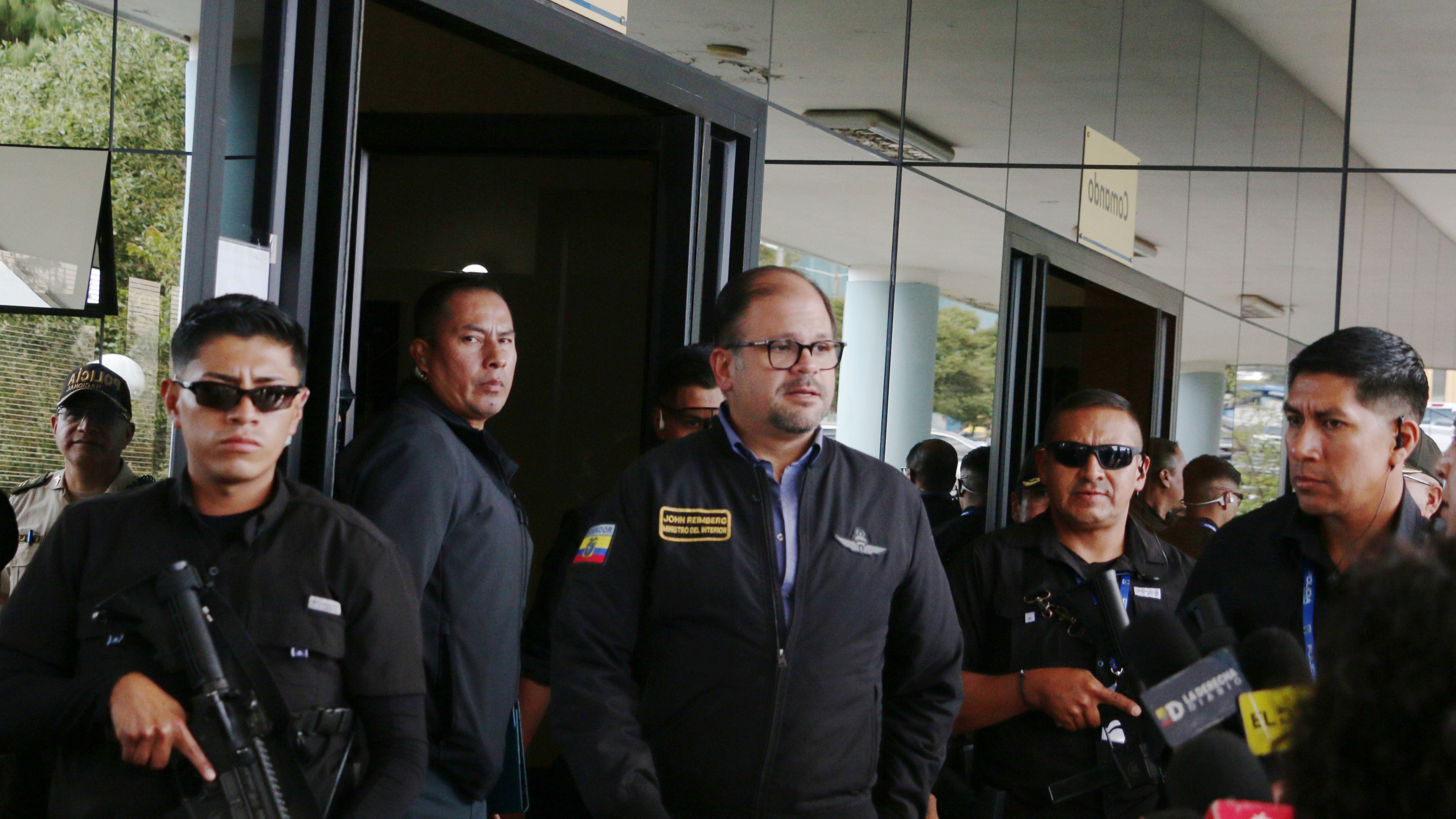 Ministro John Reimberg: “Las únicas opciones de José Serrano son prisión en Estados Unidos o en Ecuador”