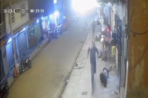 Cámara registró un violento ataque armado en Crucita, Manabí: Se reportan muertos y heridos