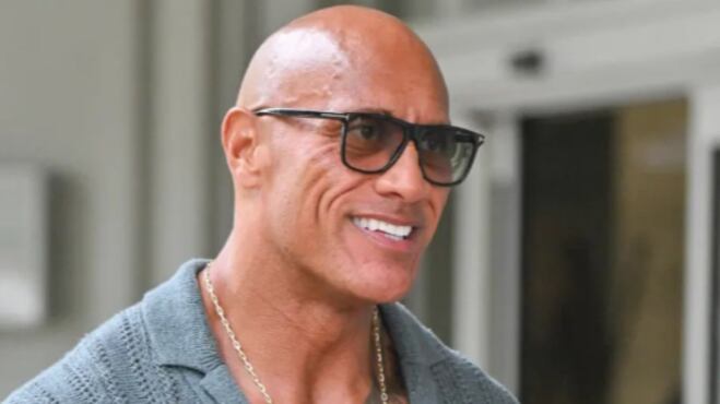 Dwayne ‘The Rock’ Johnson sorprende con transformación radical para The Smashing Machine.