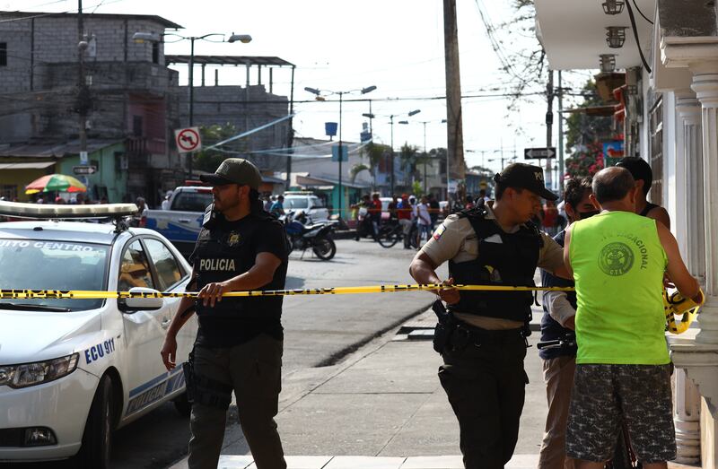 En el sector de la Maria Piedad en el Centro del cantón Durán, dos miembros de la Policia Nacional fueron asesinados.