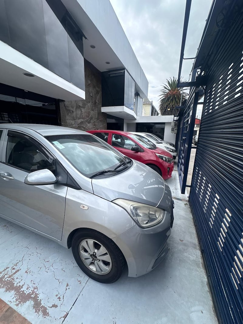 Ofertaban carros en redes, cobraban USD 2.500 y no entregaban nada en Quito: dos concesionarias fueron clausuradas. Foto: AMC