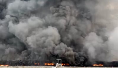Incendio en fábrica de autos