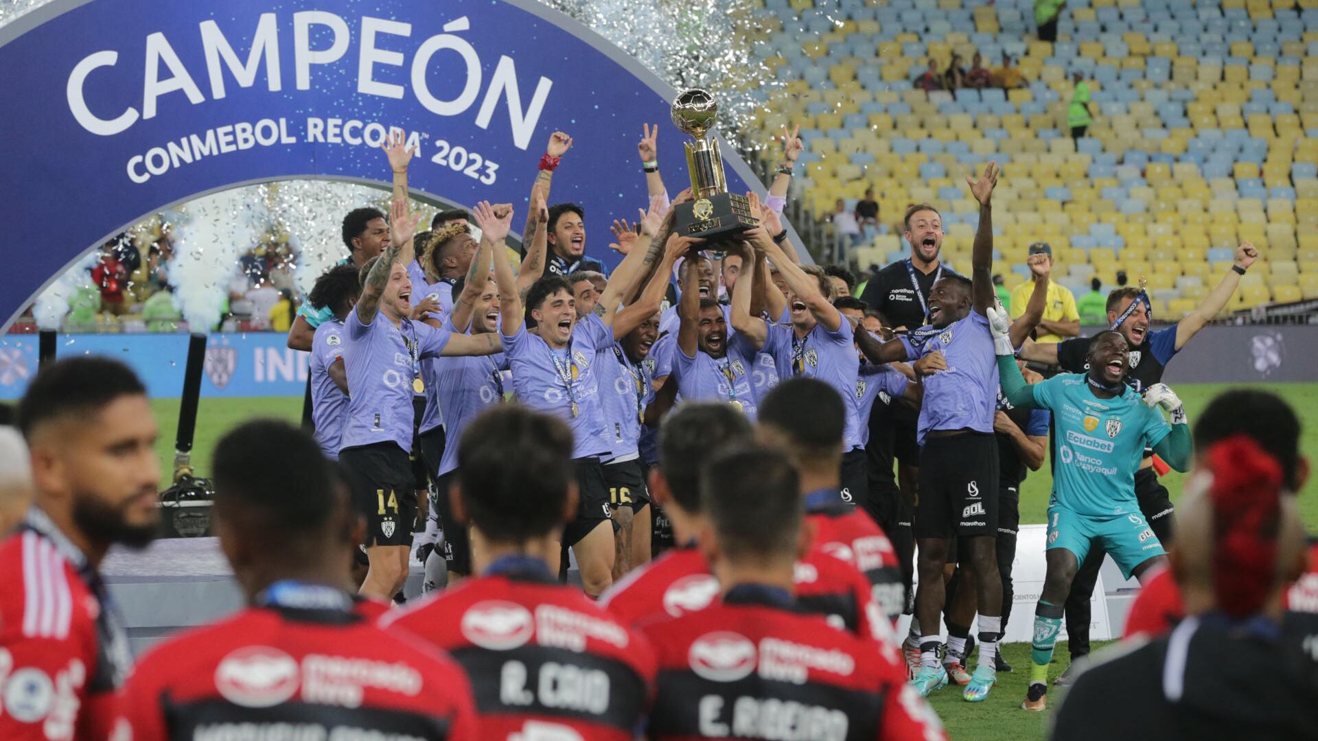 Independiente del Valle levanta la Recopa tras vencer a Flamengo