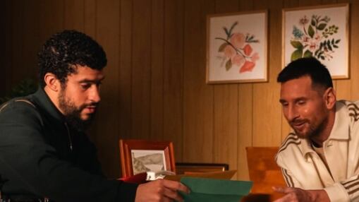 Bad Bunny y Lionel Messi colaboran para Adidas.