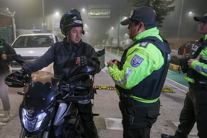 Toque de queda en Quito
