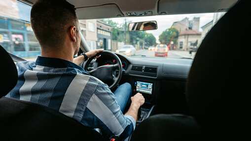 Lista de Verificación para Revisar tu Auto antes de un Viaje