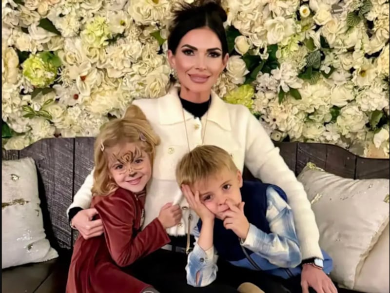 Mujer asesinada con sus dos hijos